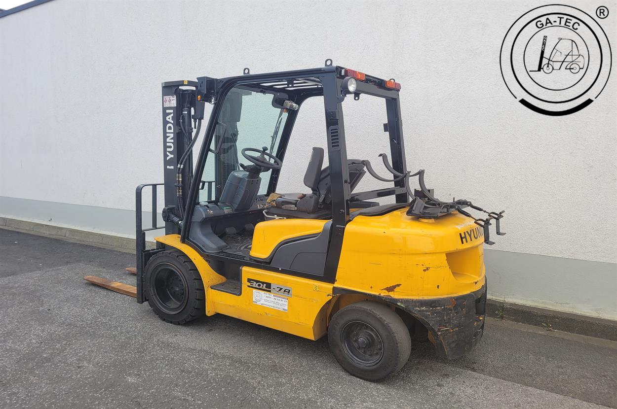 Hyundai 30L-7A – Bild 3
