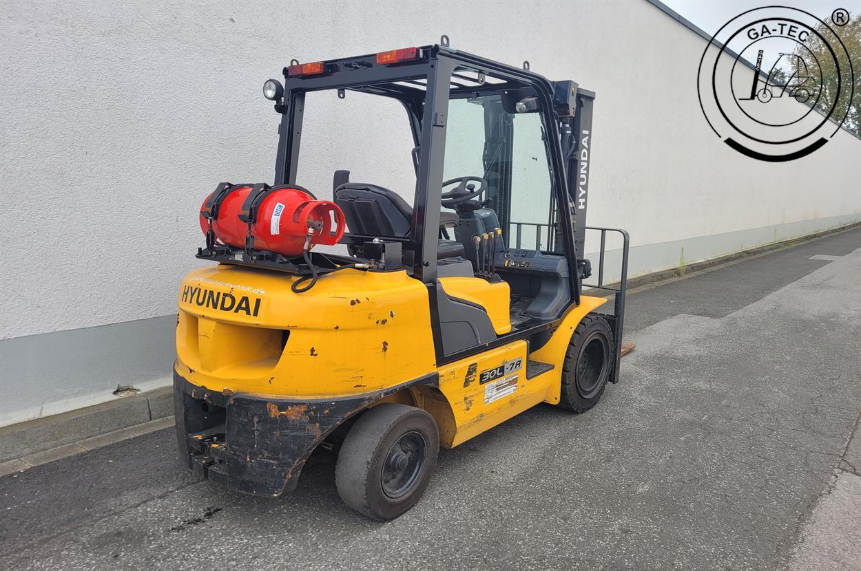 Hyundai 30L-7A – Bild 6