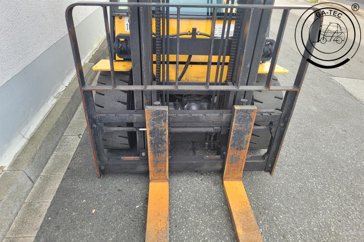 Hyundai 30L-7A – Bild 8