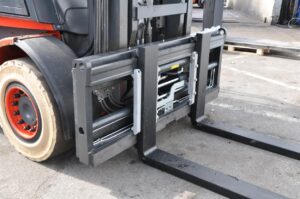 Zinkenverstellgerät mit Seitenschieber 2500kg / 500mm - 1150mm