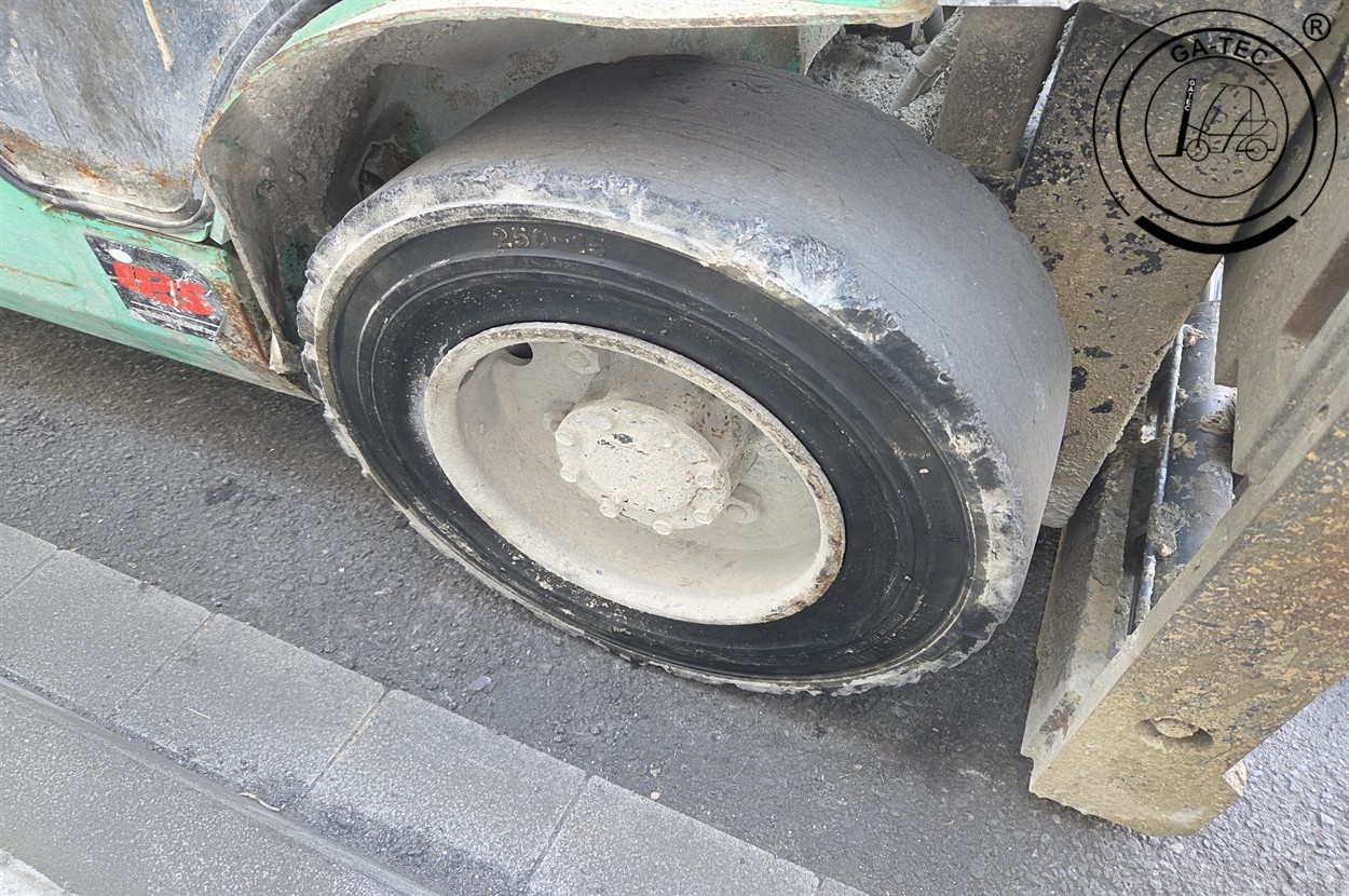 Mitsubishi FG 35 N – Bild 13